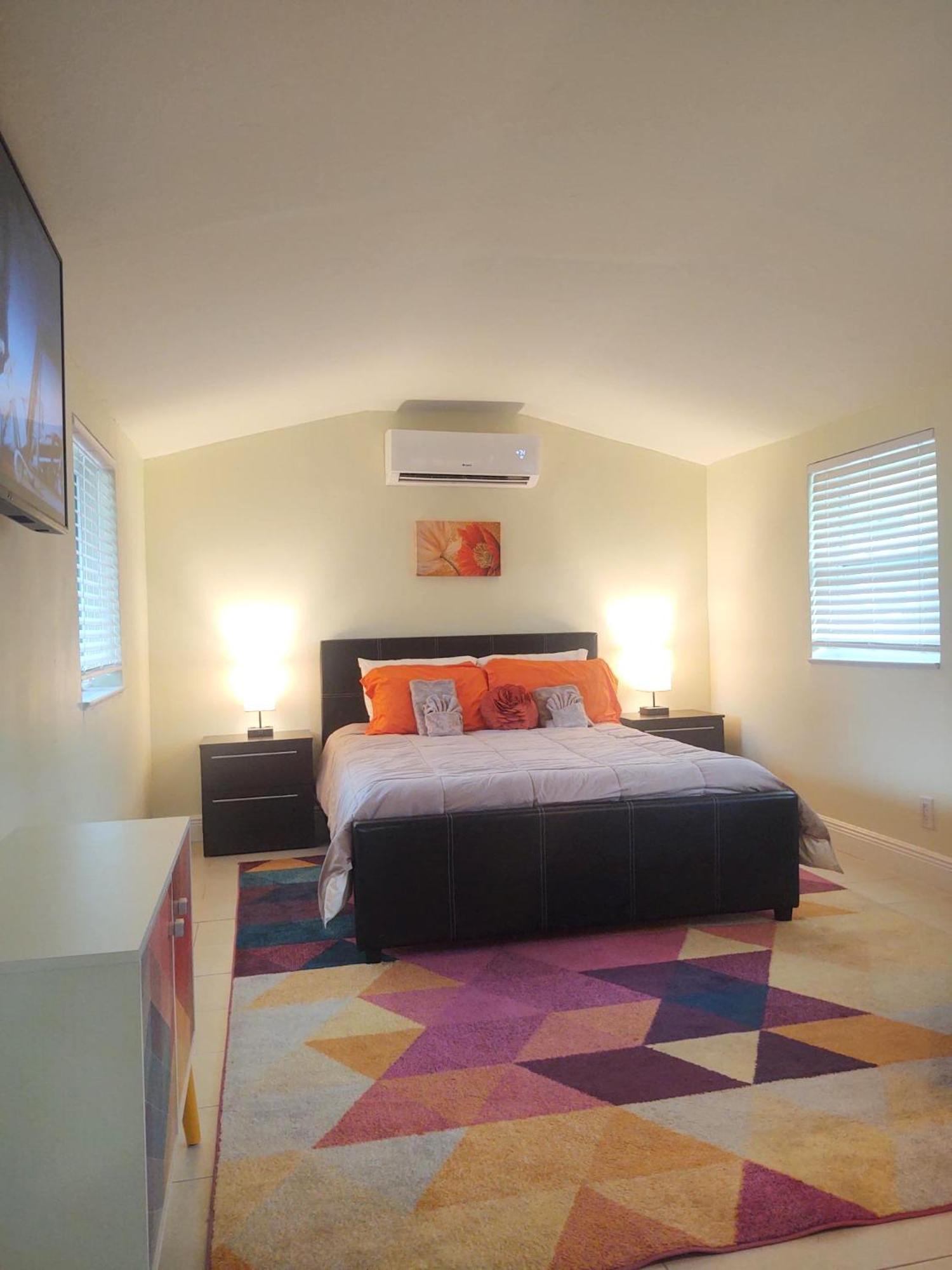 Family, Couples Retreat Near Airport, Cruise Port & Beaches 포트 로더데일 외부 사진