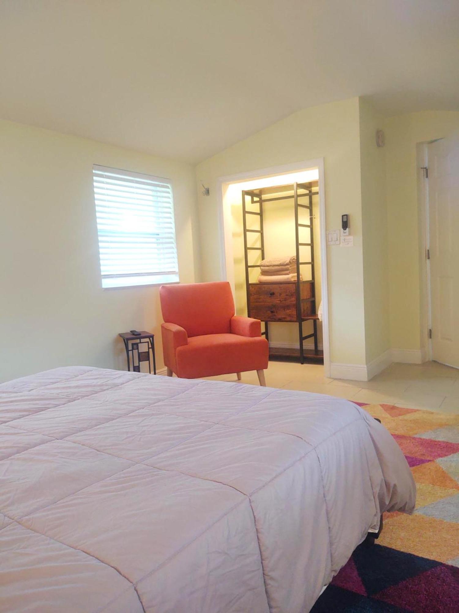 Family, Couples Retreat Near Airport, Cruise Port & Beaches 포트 로더데일 외부 사진